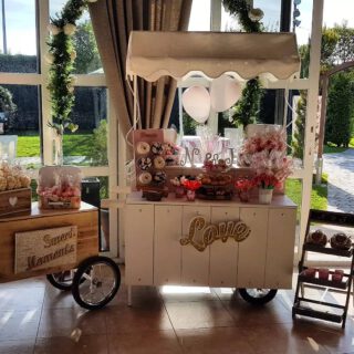 Endulzamos una hermosa tarde en Guadalajara 🍩🍭🍬
#bodasbonitas #candyparty #candybars #mesasdulces #bodas2021 #bodasmadrid  #donuts #donutswedding #donutswall #comuniones #fiestatematica #fiestainfantil #catering #comuniones2021